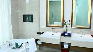 Deluxe Suite at 5 Star Hotel The Oberoi Gurgaon