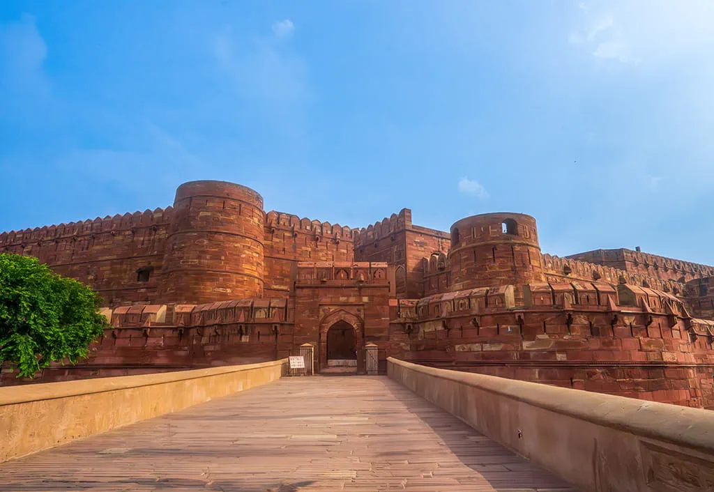 Agra Fort, a historic Mughal landmark located just 4.1 km from The Oberoi Amarvilas luxury resort.