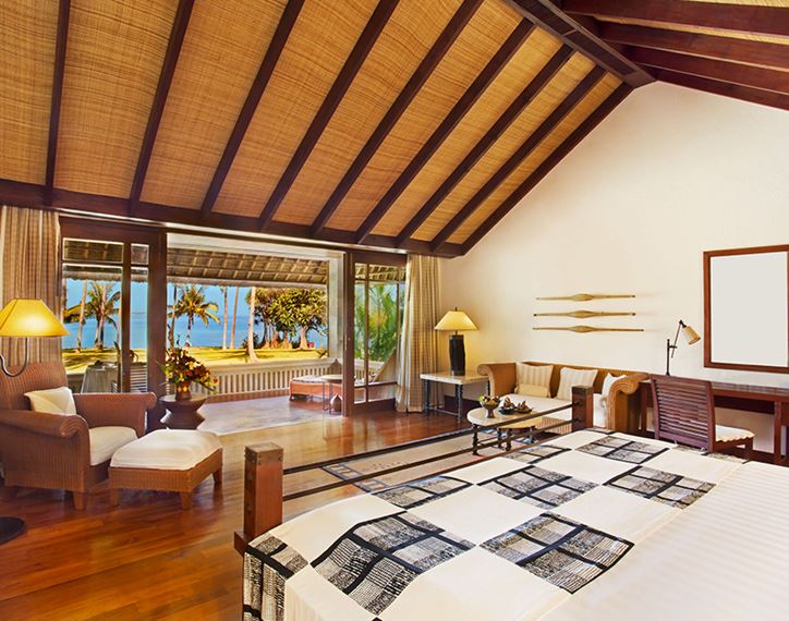 Luxury pavilion ocean‑view at 5 star beach resort in Lombok