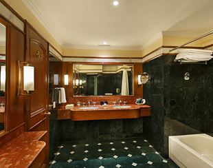 Luxurious bathroom in The Oberoi Cecil, a luxury hotel in Shimla
