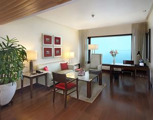 Deluxe Suite - Living Room