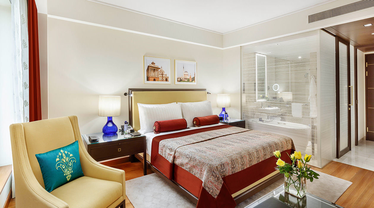 Deluxe room decor at The Oberoi New Delhi, 5 star hotel stay.