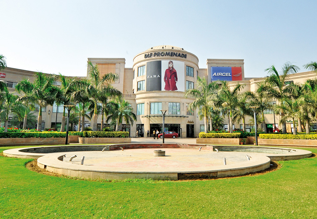 Luxury setting at The Oberoi New Delhi, 5 star hotel.