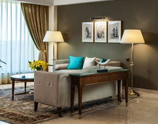 Elegant lounge at The Oberoi New Delhi with luxurious furnishings