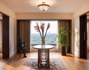 Kohinoor suite interior at The Oberoi New Delhi, 5 star hotel.