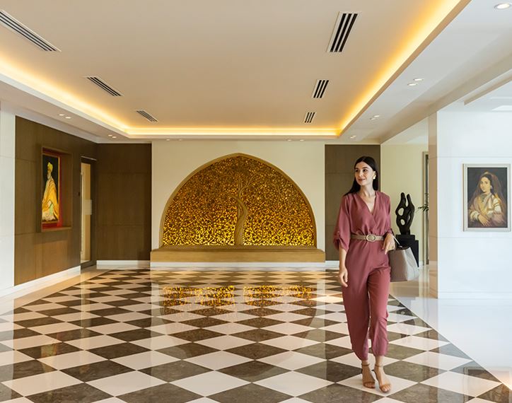 Interior view from gallery at The Oberoi New Delhi, 5 star hotel.