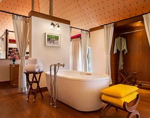 Luxurious bathroom at The Oberoi Sukhvilas, 5-star Siswan Forest Resort