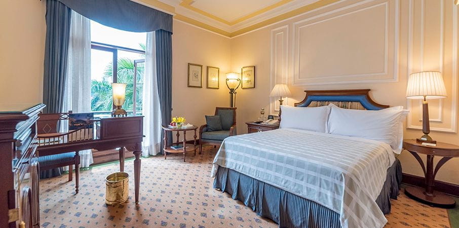 Premier Room with Balcony, The Oberoi Grand Kolkata