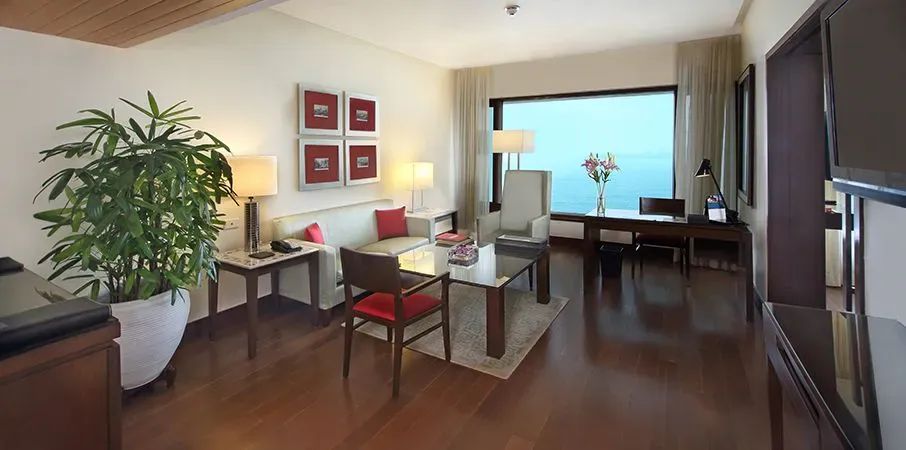 Deluxe Suite  at The Oberoi Mumbai