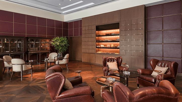 The Club Bar and Cigar Lounge at the 5 Star Hotel in Delhi, The Oberoi New Delhi