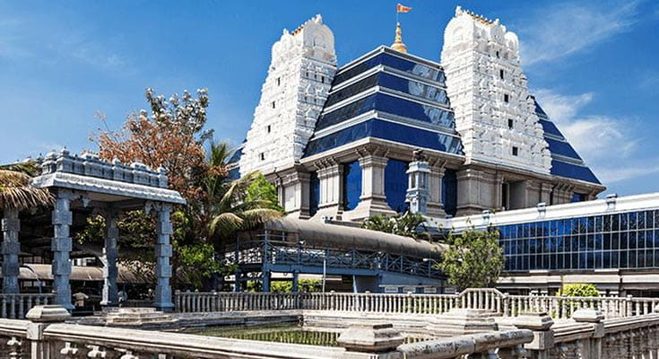 Iskcon Temple Best Temple in Bangalore Near Oberoi Hotel