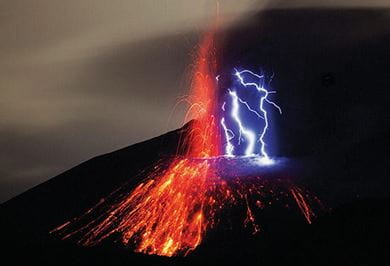 'DIRTY THUNDERSTORM’ AT SAKURAJIMA VOLCANO South Japan
