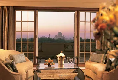 In-the-shadow-of-TAJ-gallery-2