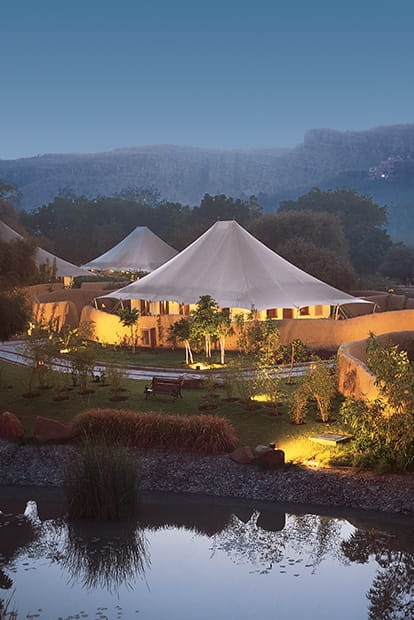 Top 15 Hotels Resorts In Ranthambore National Park: Luxury Escapes Top 15 Hotels Resorts In Ranthambore National Park: Luxury Escapes