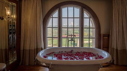 amarvilas-gallery-featured-14-kohinoor-bathroom-724x407