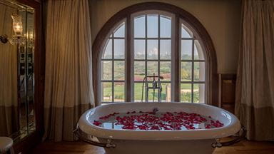 amarvilas-gallery-featured-14-kohinoor-bathroom-724x407