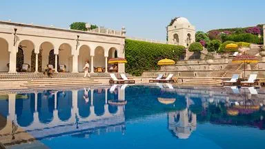 amarvilas-gallery-featured-8-swimming-pool-724x407