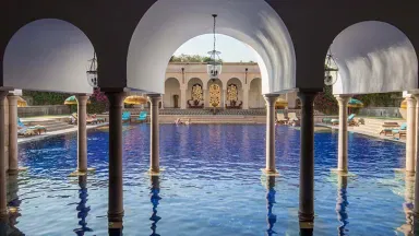 amarvilas-gallery-featured-9-swimming-pool-724x407