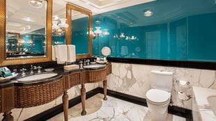 Deluxe Suite with Balcony at 5 Star Resort in Agra The Oberoi Amarvilas