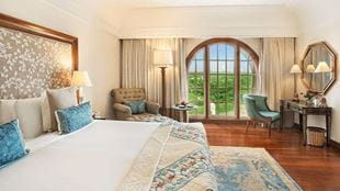 Deluxe Suite at 5 Star Luxury Resort in Agra, The Oberoi Amarvilas