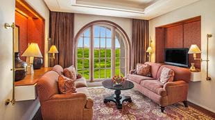 Kohinoor Suite at 5 Star Luxury Resort in Agra, The Oberoi Amarvilas