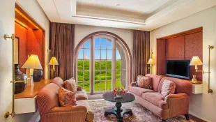 Kohinoor Suite at 5 Star Luxury Resort in Agra, The Oberoi Amarvilas