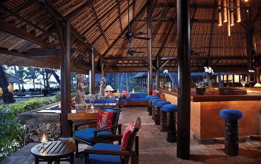 Kayu Bar Best Bar at 5 Star Beach Resort The Oberoi Bali
