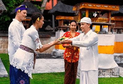 Full Moon Celebration in Bali at Luxury Beach Resort The Oberoi Bali