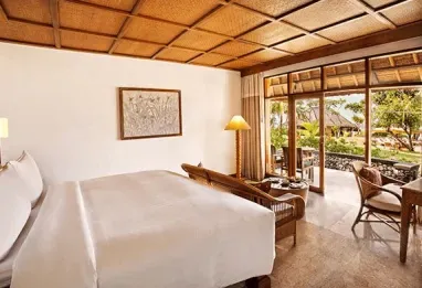 Luxury Lanai Ocean View Room at 5 Star Beach Resort The Oberoi Bali