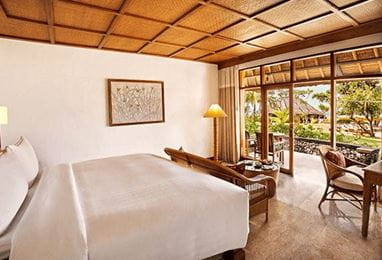 Luxury Lanai Ocean View Room at 5 Star Beach Resort The Oberoi Bali