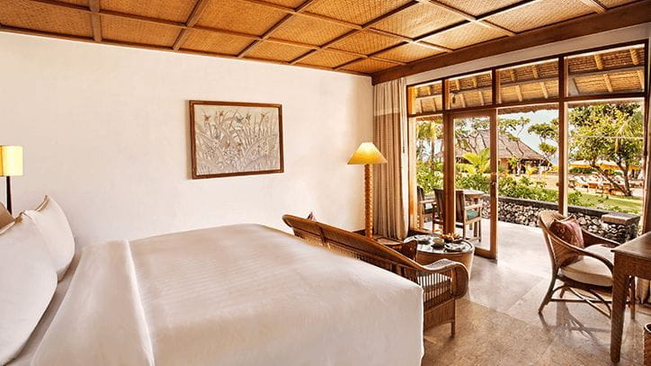 Luxury Lanai Ocean View Room at 5 Star Beach Resort The Oberoi Bali