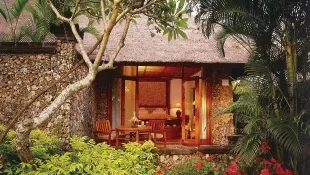 Luxury Lanai Garden View Room at 5 Star Beach Resort The Oberoi Bali
