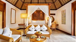Luxury Villa Garden View at 5 Star Beach Resort The Oberoi Bali