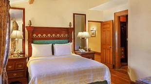 Deluxe Suites in 5 Star Hotel The Oberoi Cecil Shimla