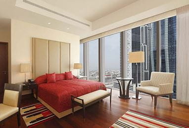 dubai-roomsuite-1-three-bedroom-family-suites-572x390