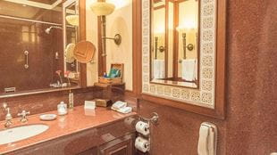 Deluxe Room, The Oberoi Grand, Kolkata