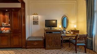 Deluxe Room, The Oberoi Grand, Kolkata