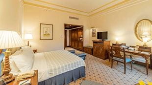 Deluxe Room, The Oberoi Grand, Kolkata