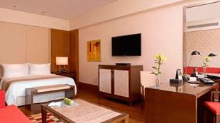 Deluxe Room at 5 Star Luxury Hotel The Oberoi Gurgaon