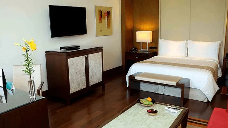 Luxury Room at 5 Star Hotels The Oberoi Gurgaon