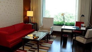 Luxury Room at 5 Star Hotel The Oberoi Gurgaon