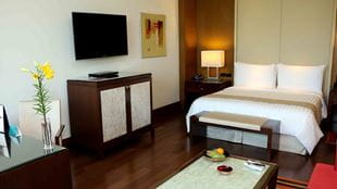 Luxury Room at 5 Star Hotel The Oberoi Gurgaon