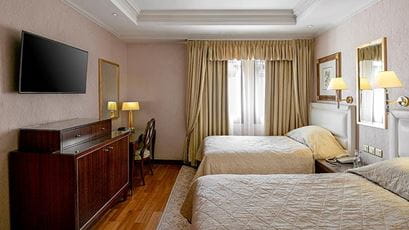 Royal-suite-haram-view-second-bedroom-724x407