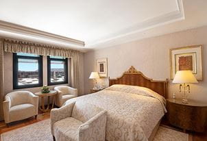 Our-Royal-Suites-572x390