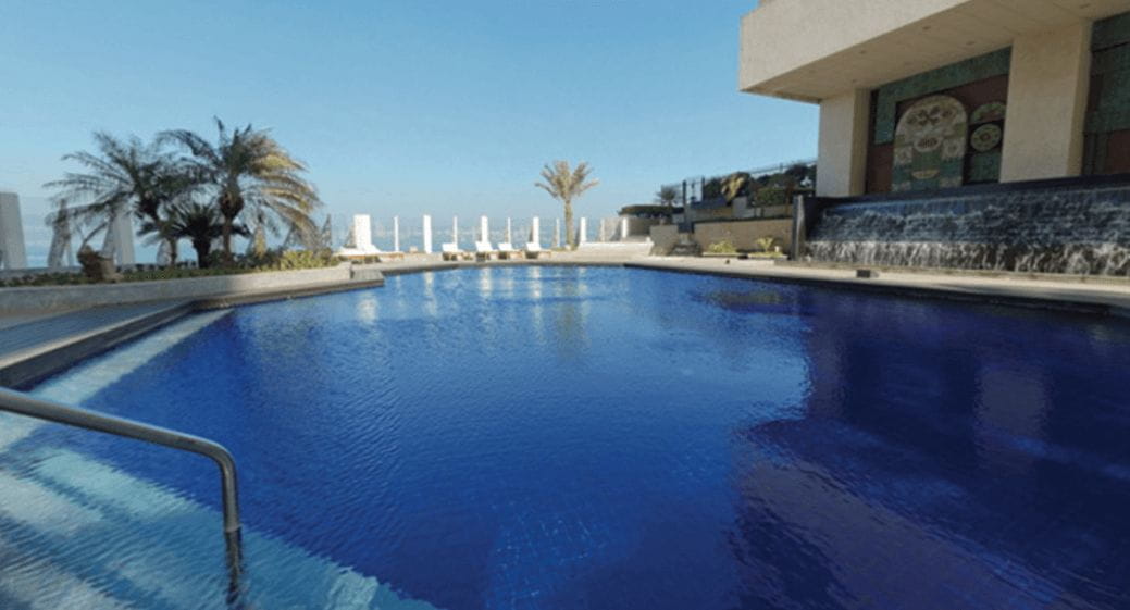 Swimming Pool at The Oberoi Mumbai