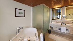 Deluxe Suites in Mumbai at 5 Star Hotel at The Oberoi Mumbai
