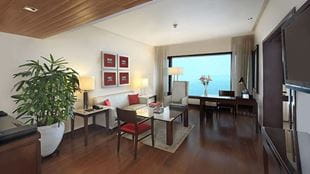 Deluxe Suites in Mumbai at 5 Star Hotel at The Oberoi Mumbai
