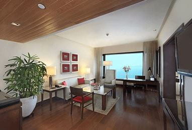 Deluxe Suites in Mumbai at 5 Star Hotel at The Oberoi Mumbai