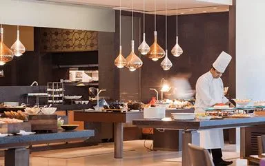 360 Degree All Day Multi Cuisine Restaurant at 5 Star Luxury Hotel, The Oberoi New Delhi