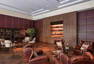 The Club Bar and Cigar Lounge at the 5 Star Hotel in Delhi, The Oberoi New Delhi